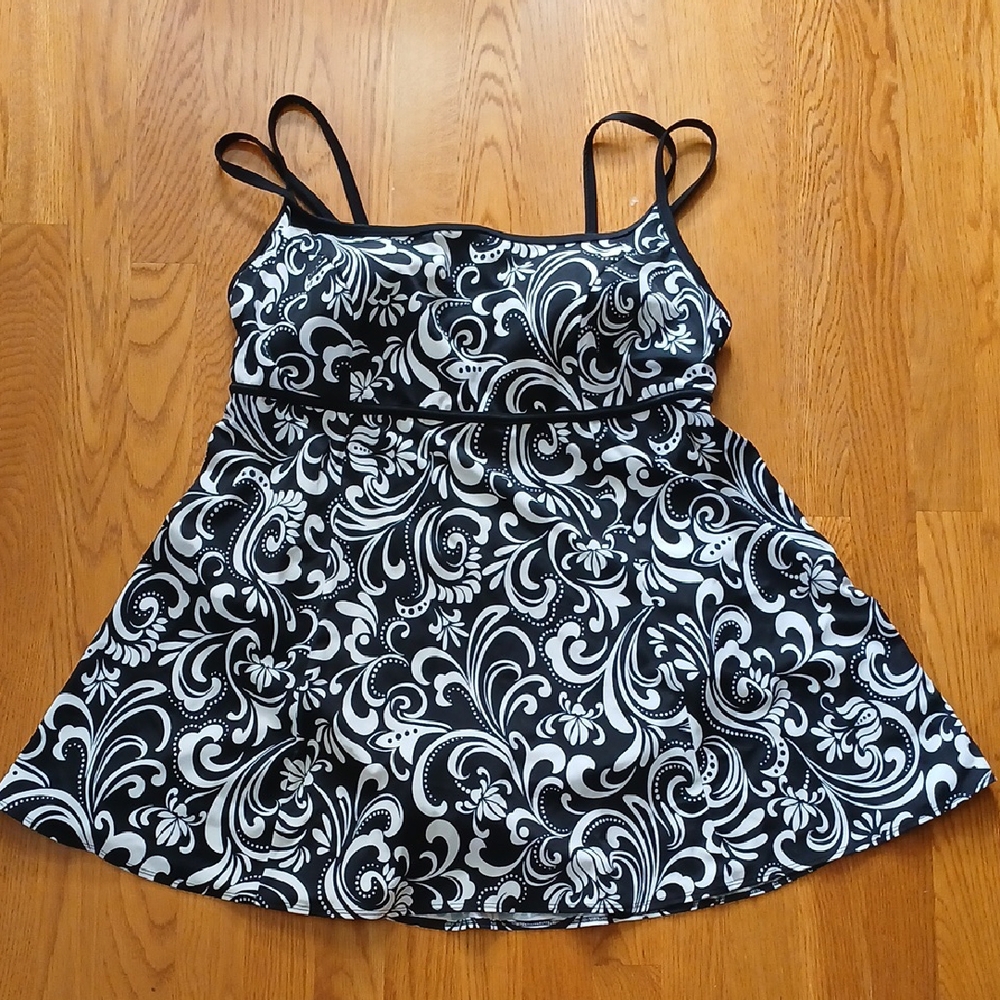 Longitude Women's Black, White Paisley Print Strappy Swim Dress Size 18 Pool